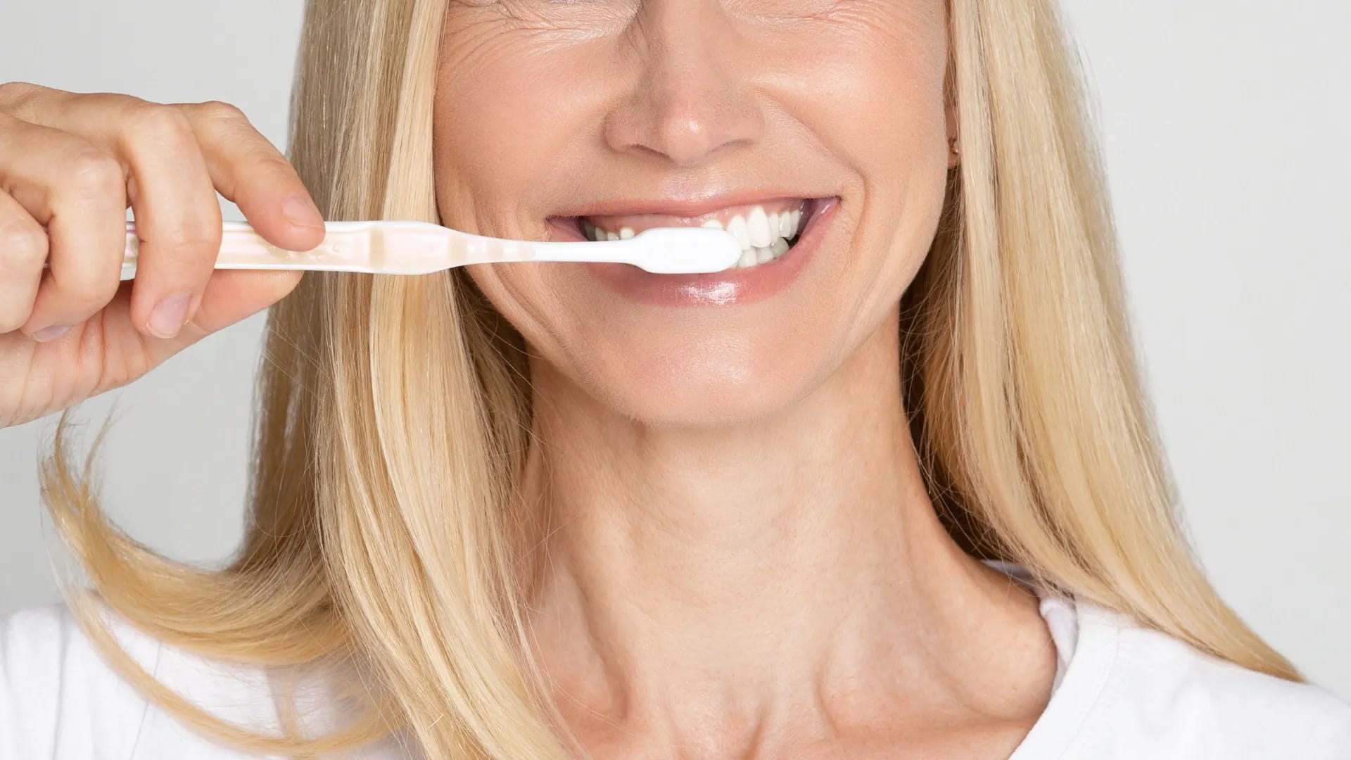 Do implante ao sorriso duradouro: cuidados nos primeiros dias